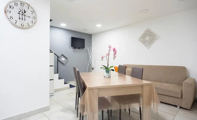 Graphite House Apartment Naples
