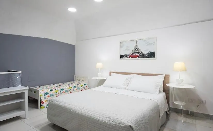 Graphite House Apartment Naples