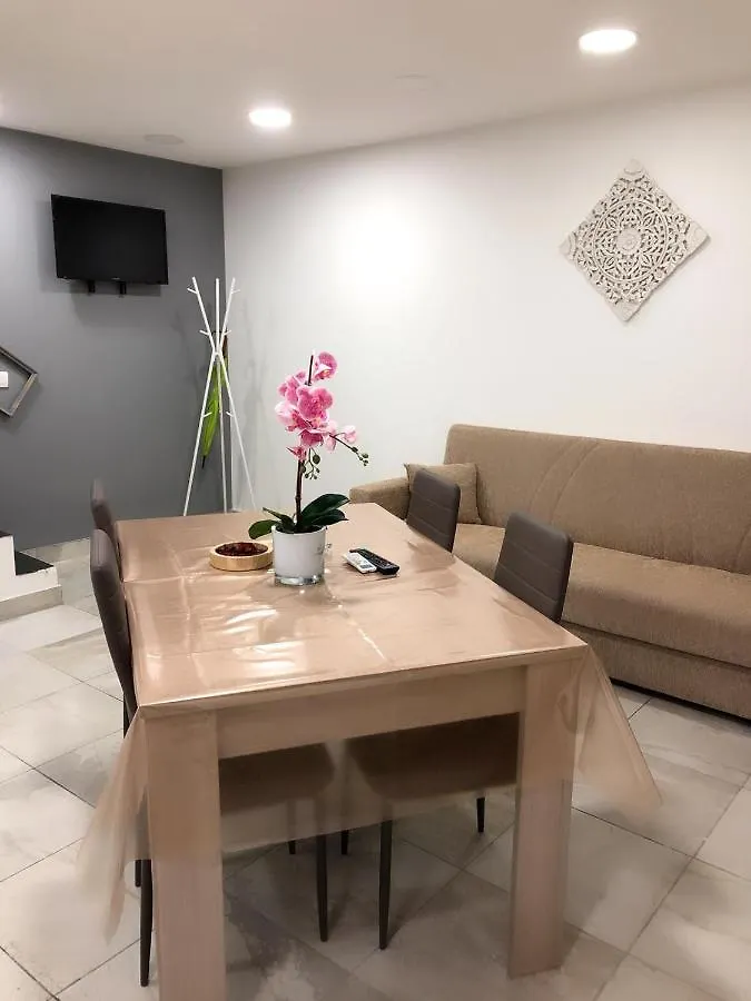 Graphite House Apartment Naples